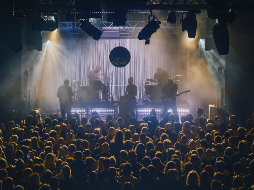 Korjaamon johtajana toiminut Samppa Rinne aloittaa Turun uuden musiikkitalon johtajana – jatkossa Korjaamon ohjelmakalenteria koordinoi Elmo Naakka ja tiimiä johtaa Jussi Tapio